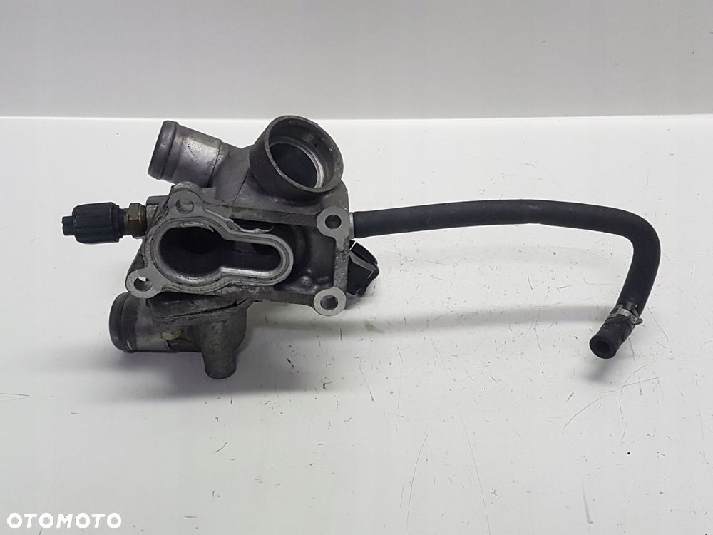 OUTLANDER I 2.0B 03- OBUDOWA TERMOSTATU - 11