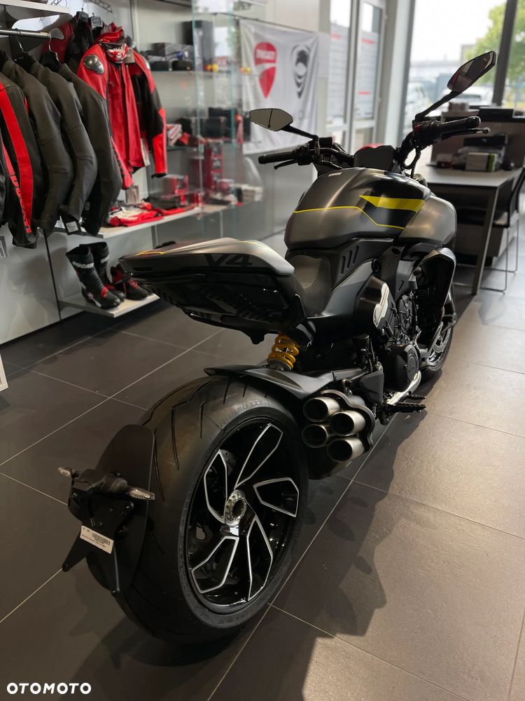 Ducati Diavel - 3
