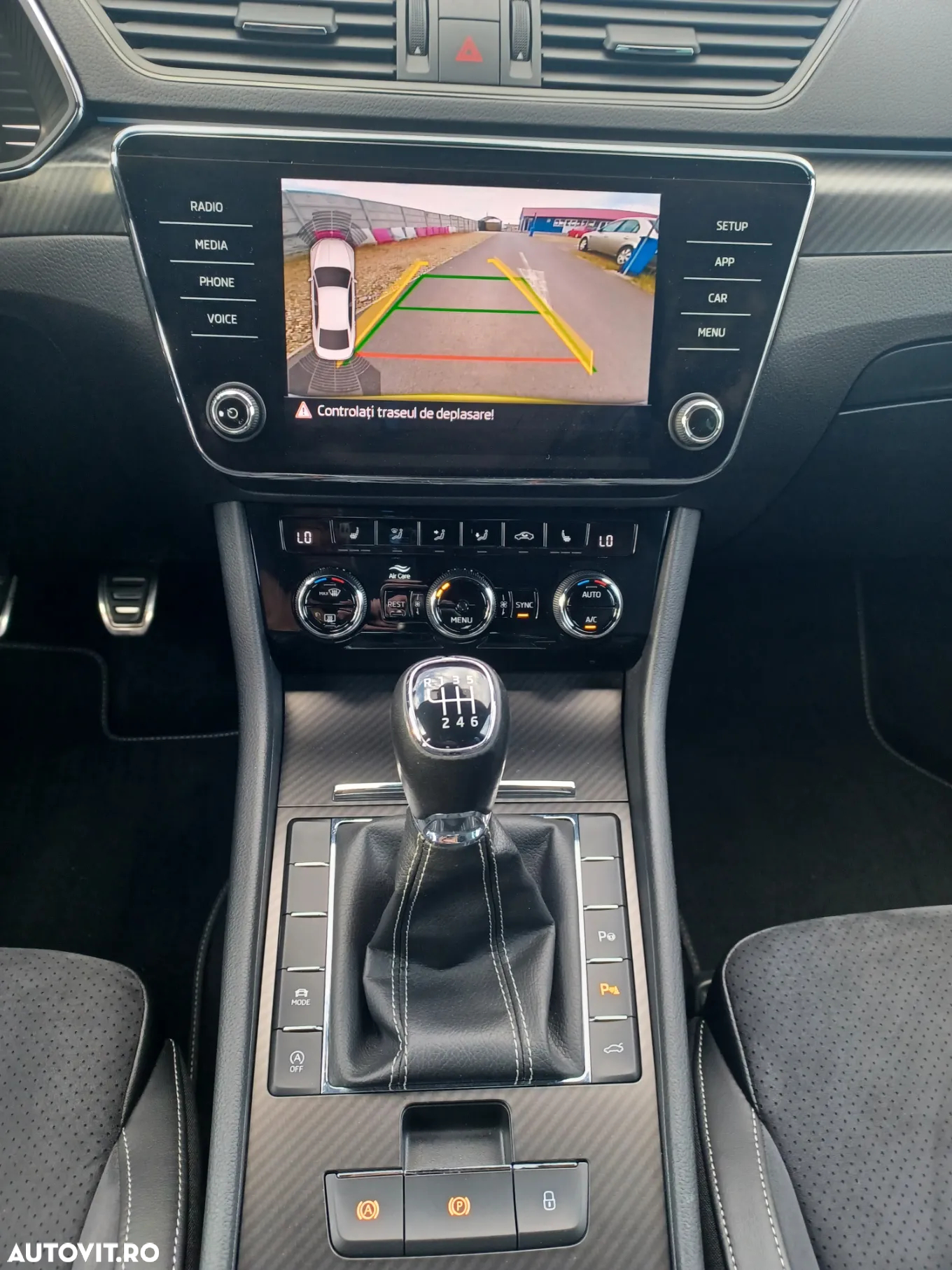 Skoda Superb 2.0 TDI Sportline - 8