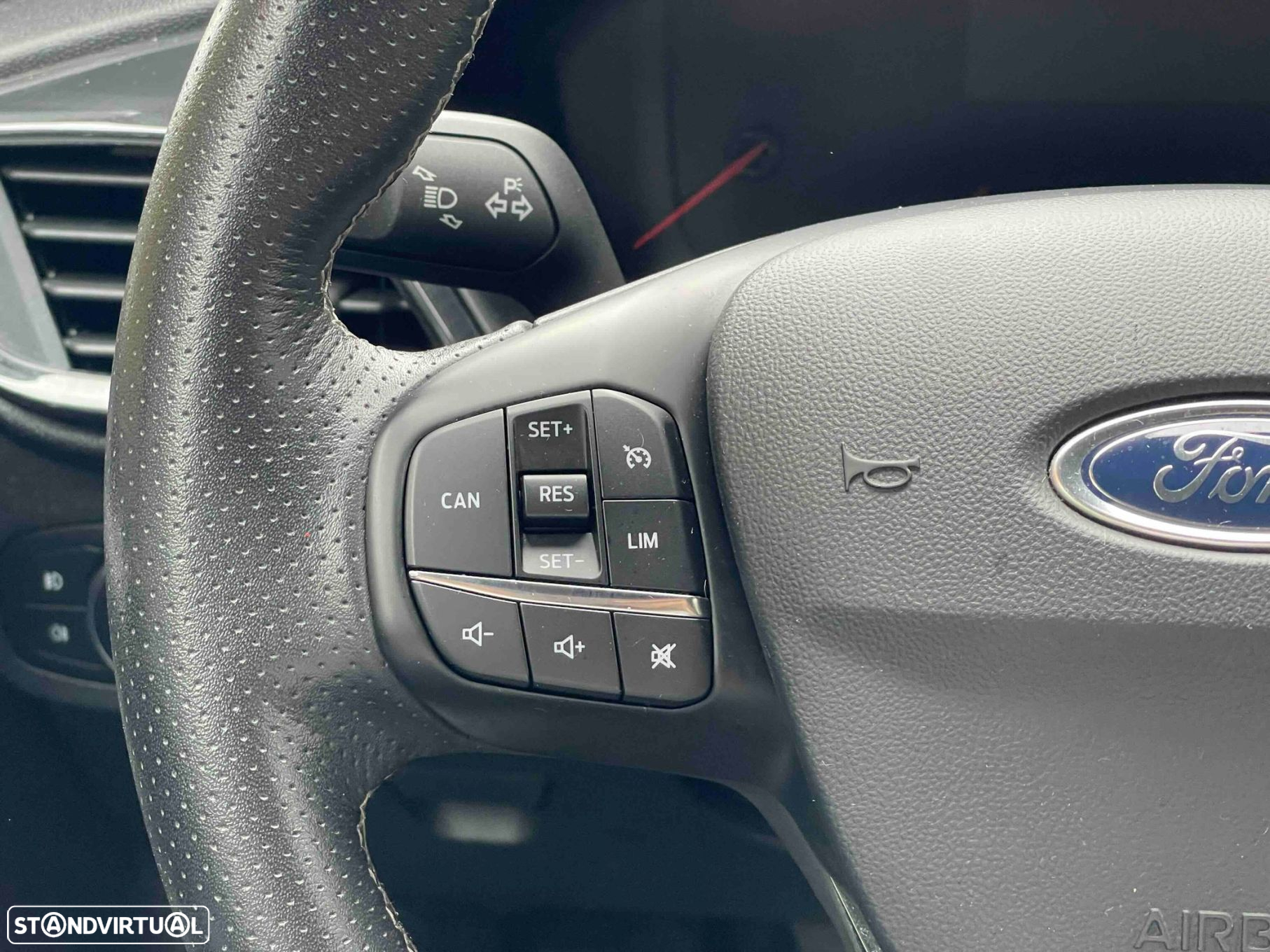 Ford Fiesta 1.5 EcoBoost S&S ST X - 35