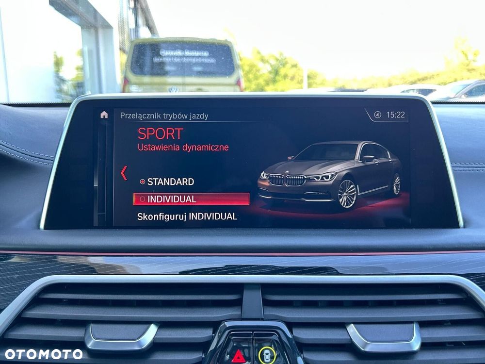 BMW Seria 7 750Ld xDrive - 32