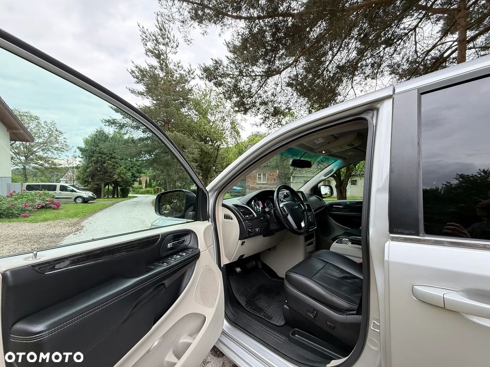 Chrysler Town & Country 3.6 Touring - 13