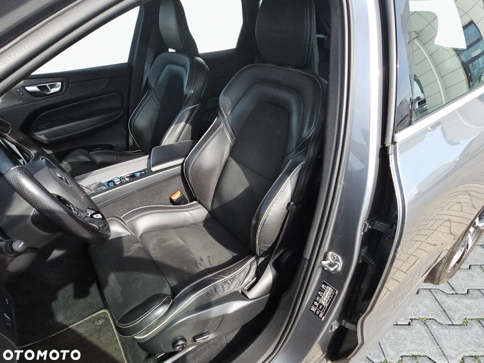 Volvo XC 60 D4 SCR R-Design - 12