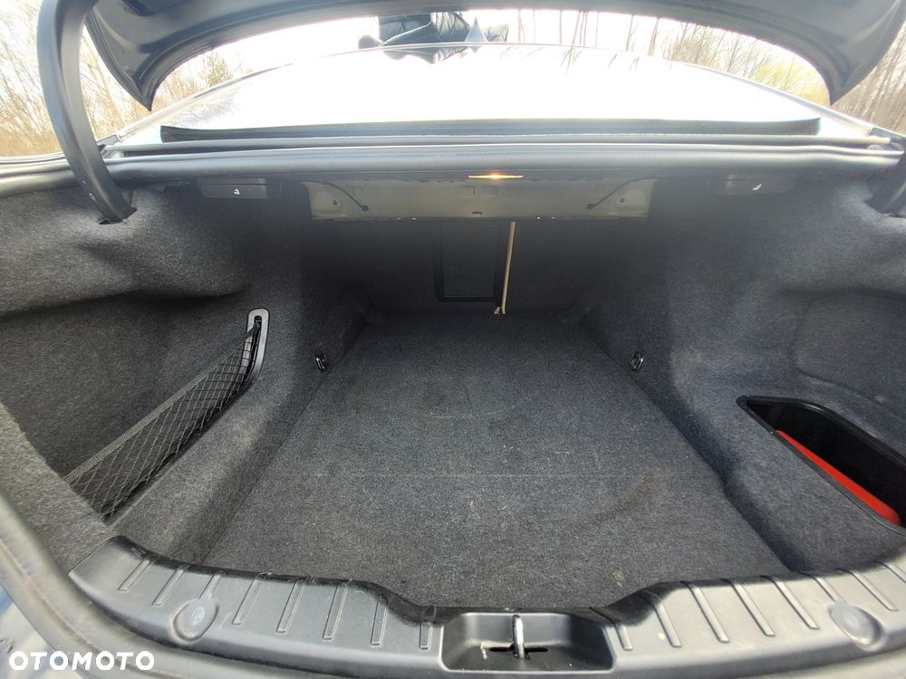 BMW Seria 5 520d - 32