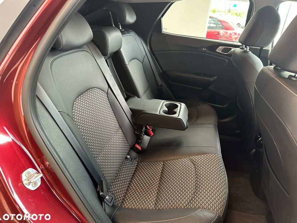 Kia XCeed 1.6 T-GDI Business Line DCT - 19