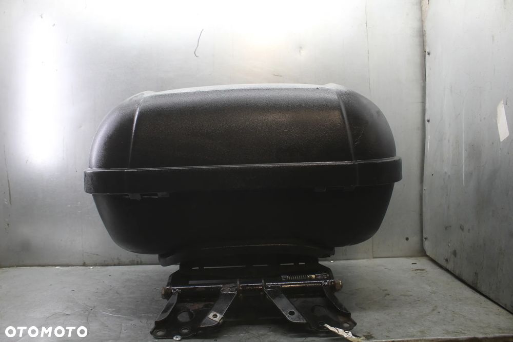 Piaggio MP3 500 L5E Stelaż pod kufer centralny z kufrem - 5