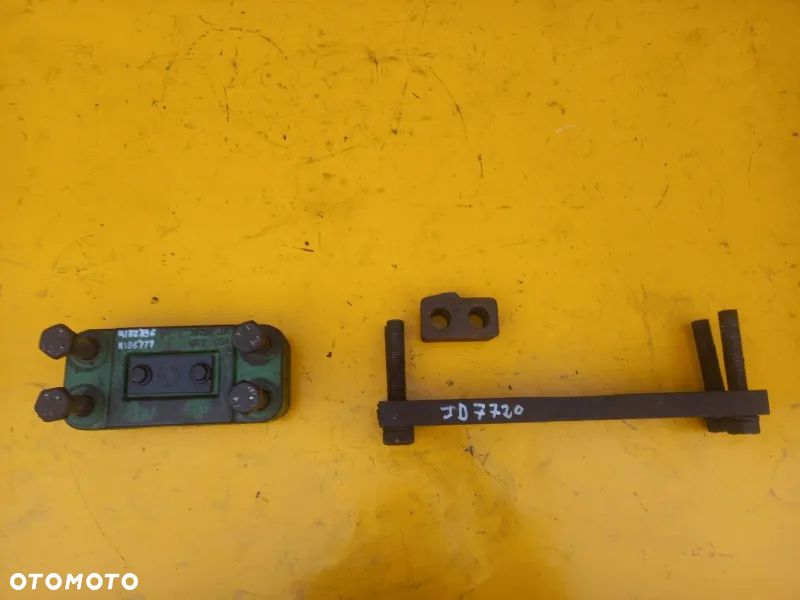 Podpora belki zaczepu polowego John Deere 7720 - 1