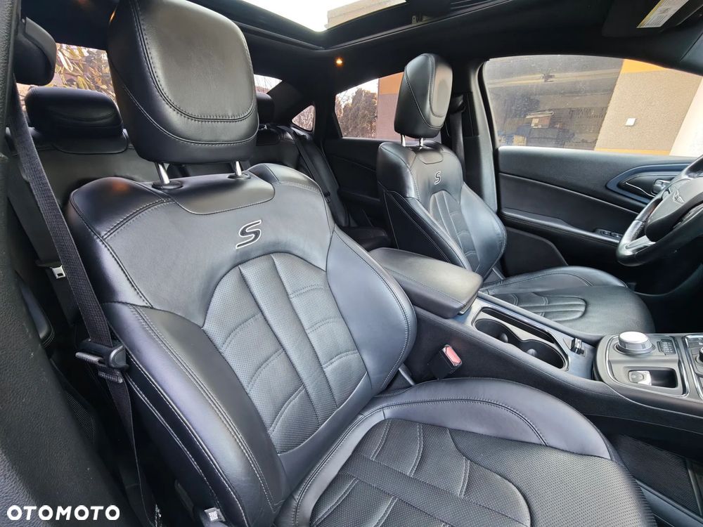 Chrysler 200 - 12