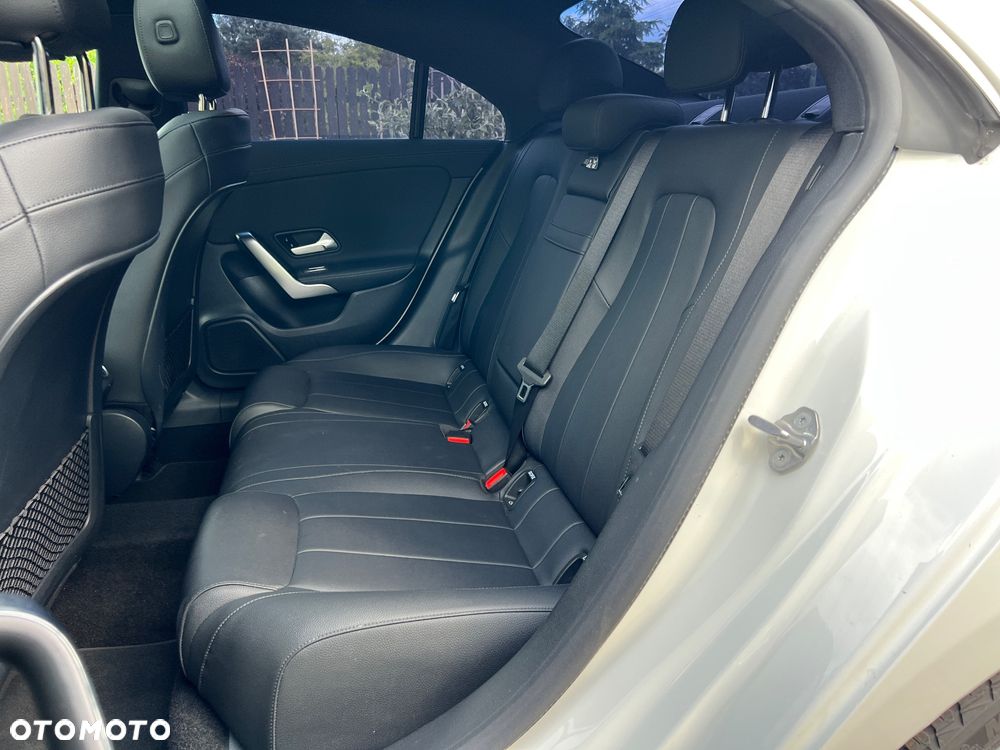 Mercedes-Benz CLA 250 7G-DCT - 26