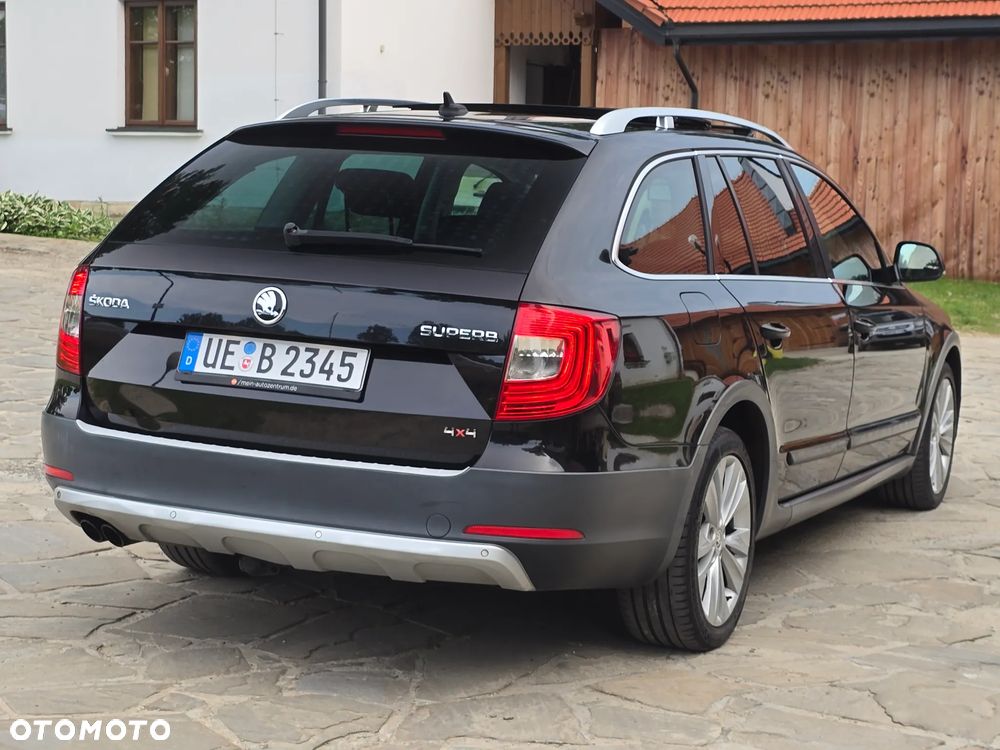 Skoda Superb 2.0 TDI 4x4 Platinum Outdoor DSG - 10