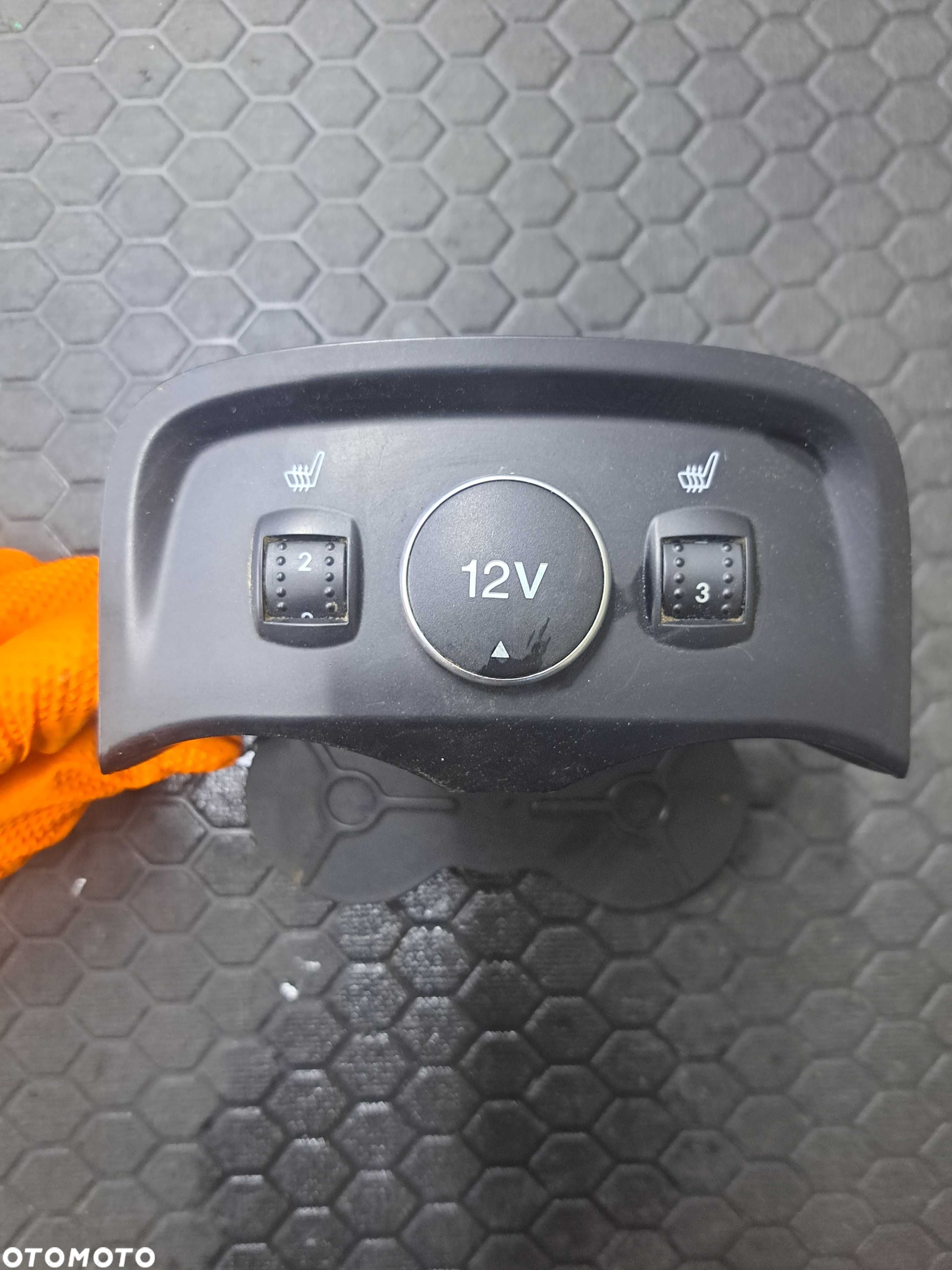 Przełącznik grzania foteli Ford Focus Mk3 BM51-A047A03-B - 2