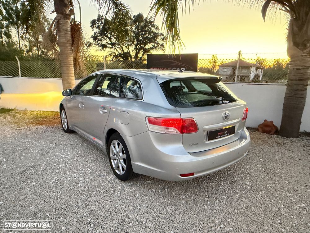 Toyota Avensis - 2