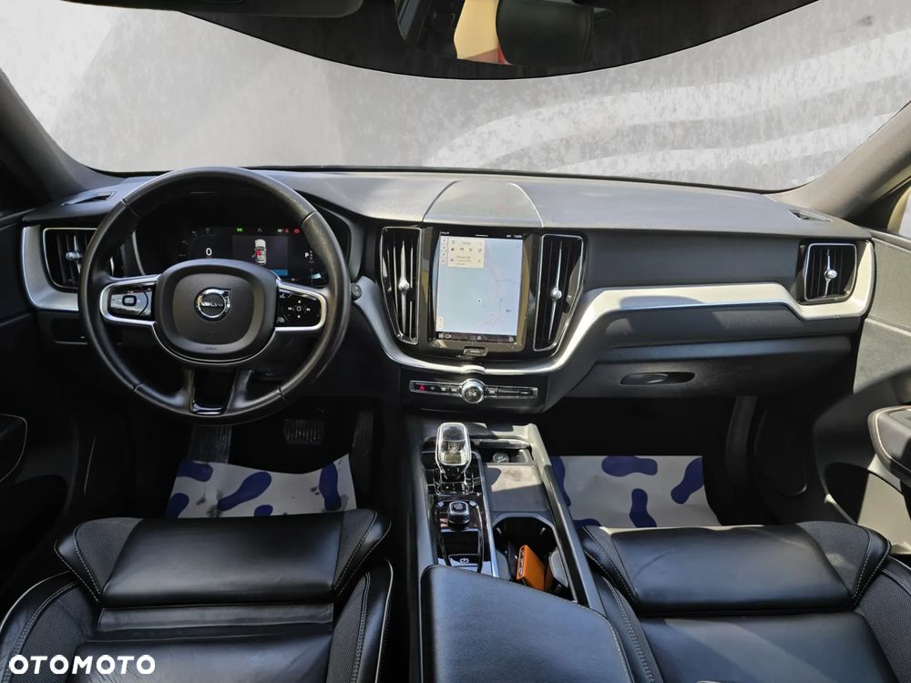 Volvo XC 60 B4 D AWD Plus Dark - 14