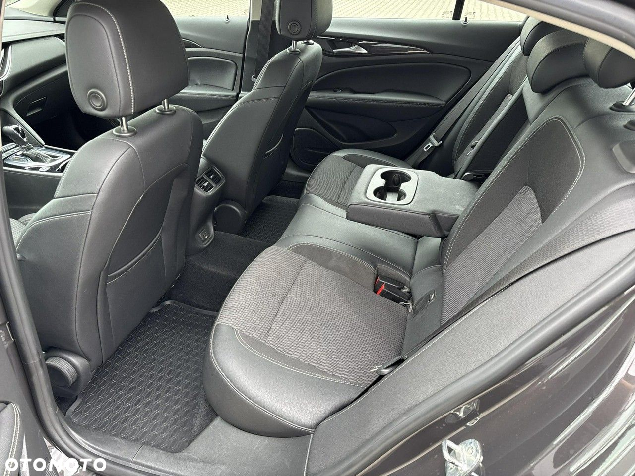 Opel Insignia 2.0 T Business Elegance S&S - 12