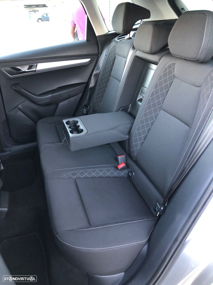 Skoda Karoq 1.0 TSI Ambition DSG - 27