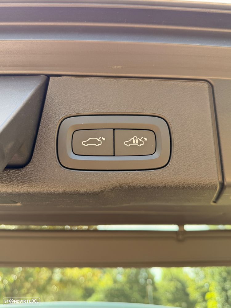 Volvo XC 60 T6 AWD Recharge Geartronic Inscription - 17