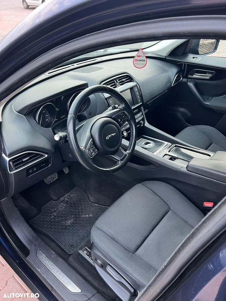 Jaguar F-Pace 20d AWD Pure - 8