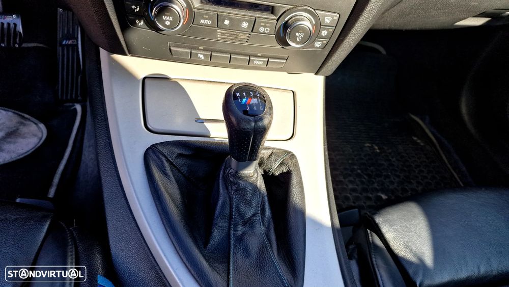 BMW 320 d Coupe Active - 11