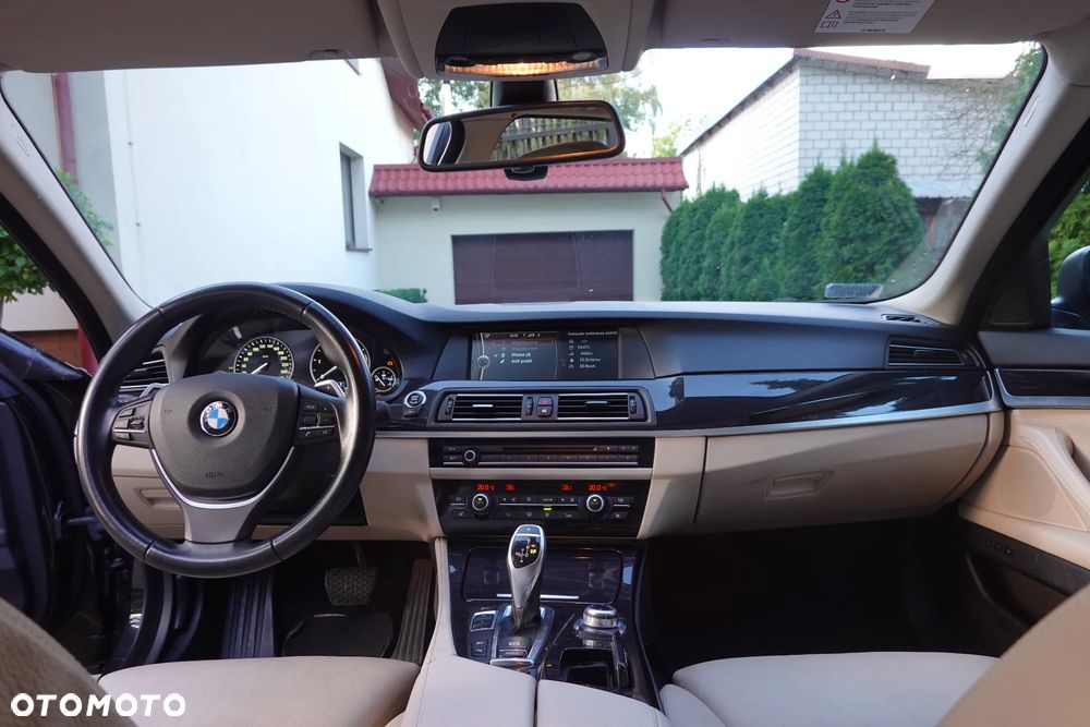 BMW Seria 5 530d xDrive - 12