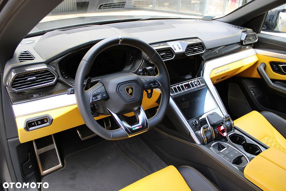 Lamborghini Urus Standard - 21