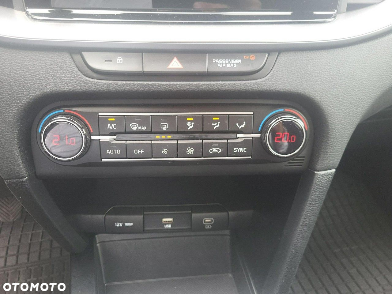 Kia Ceed - 22