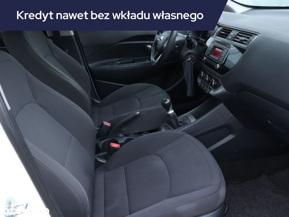 Kia Rio - 11