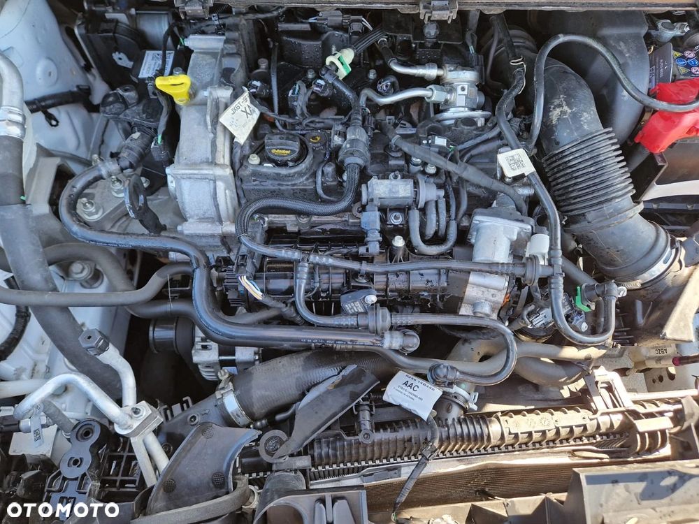 Ford Transit Courier - 14