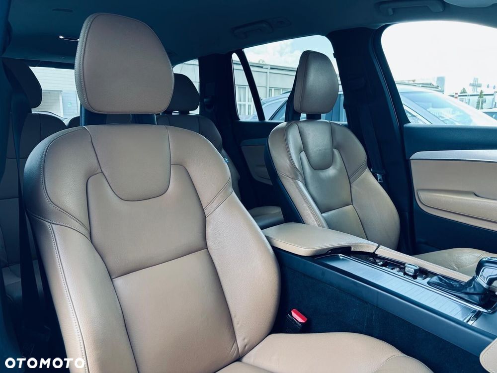 Volvo XC 90 D5 AWD Momentum 7os - 17