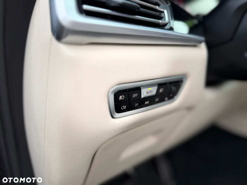 BMW X7 - 18