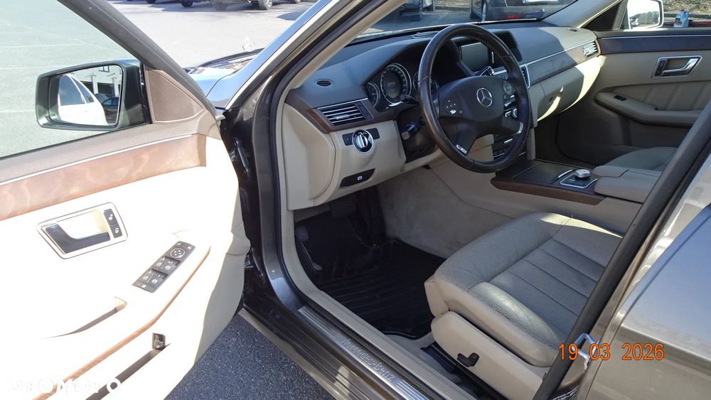 Mercedes-Benz Klasa E 250 CGI BlueEFFICIENCY Elegance - 12