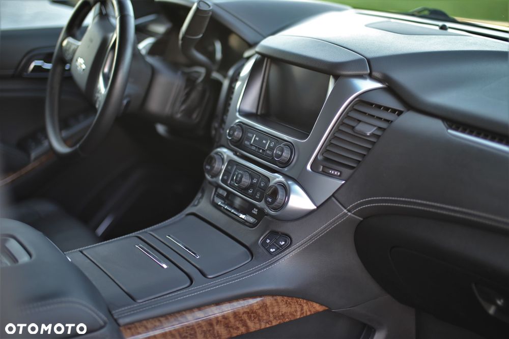 Chevrolet Suburban - 21