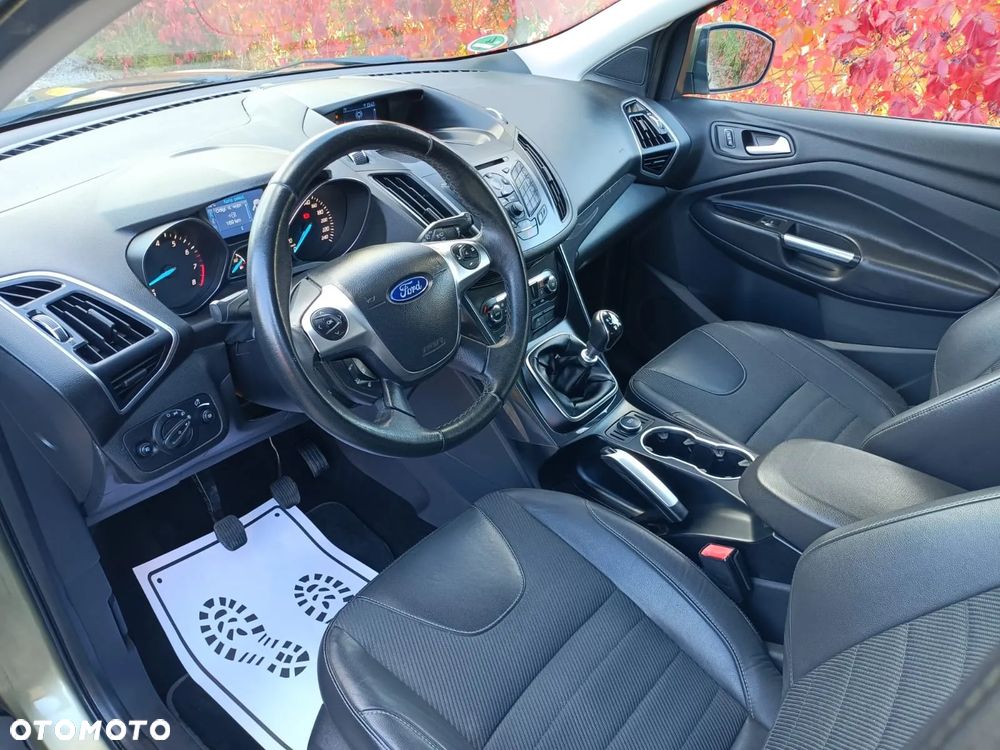 Ford Kuga 1.6 EcoBoost 2x4 Titanium - 18