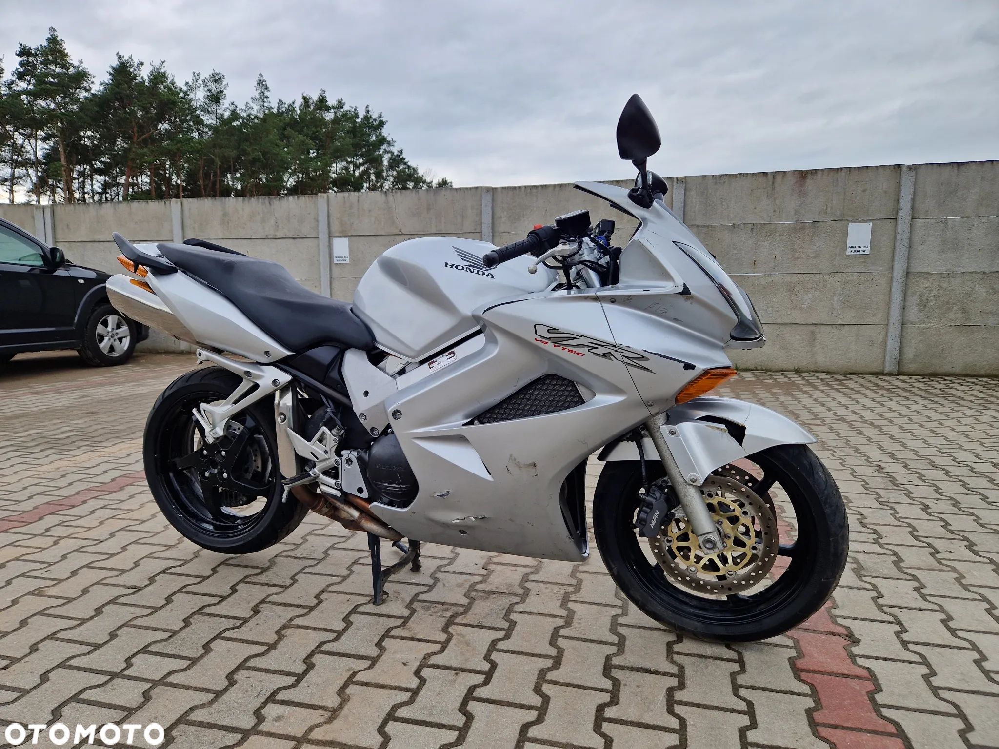Honda VFR - 2