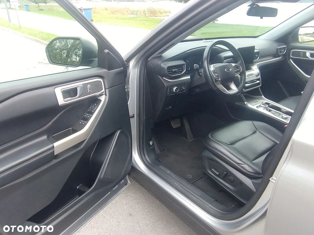 Ford Explorer - 18