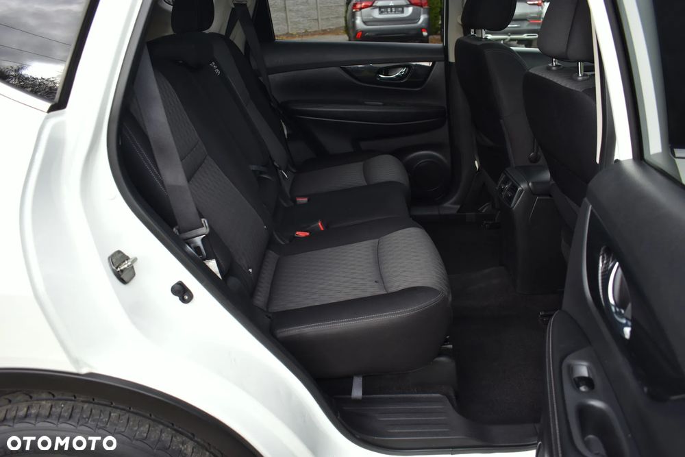 Nissan X-Trail 1.6 DIG-T Visia - 37