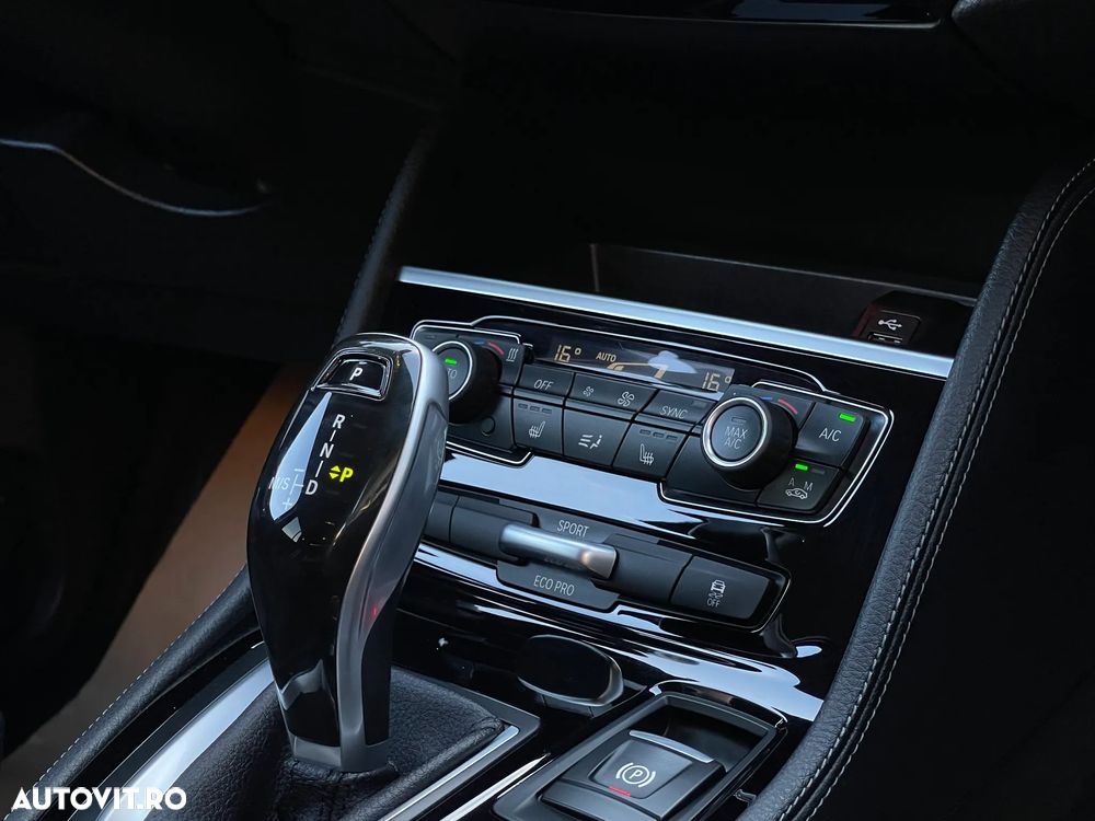 BMW Seria 2 218d Sport-Aut. Sport Line - 12