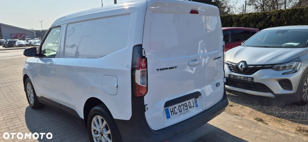 Ford COURIER - 8