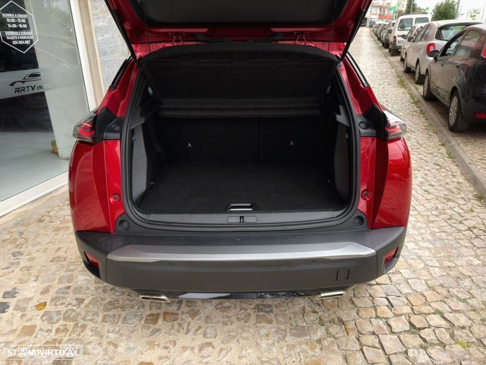 Peugeot 2008 PureTech 130 EAT8 GT - 13