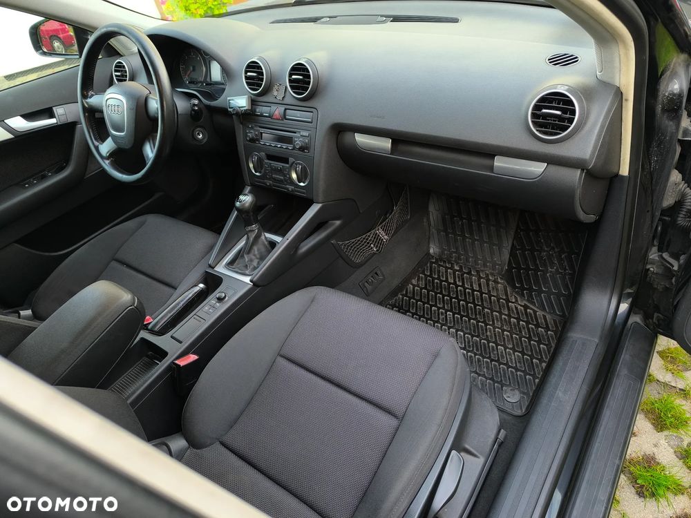 Audi A3 Sportback 2.0 TDI Ambiente - 8