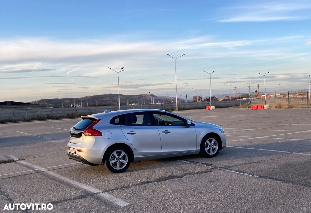 Volvo V40 D3 Aut. Basic - 3
