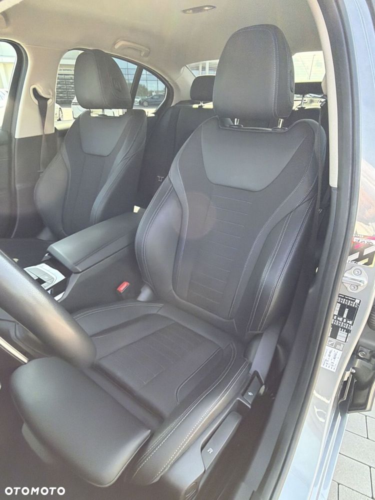 BMW Seria 3 320i - 27
