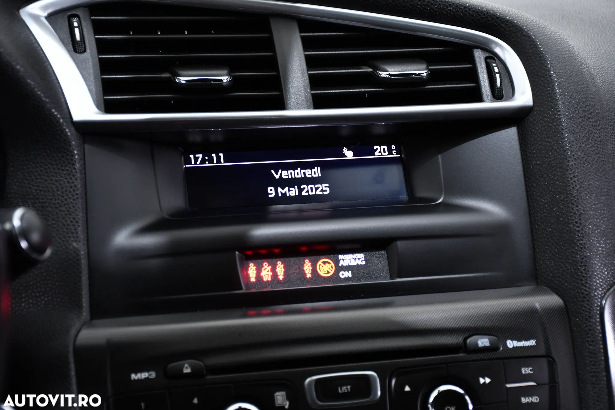 Citroën DS4 e-HDi 110 EGS6 SoChic - 20