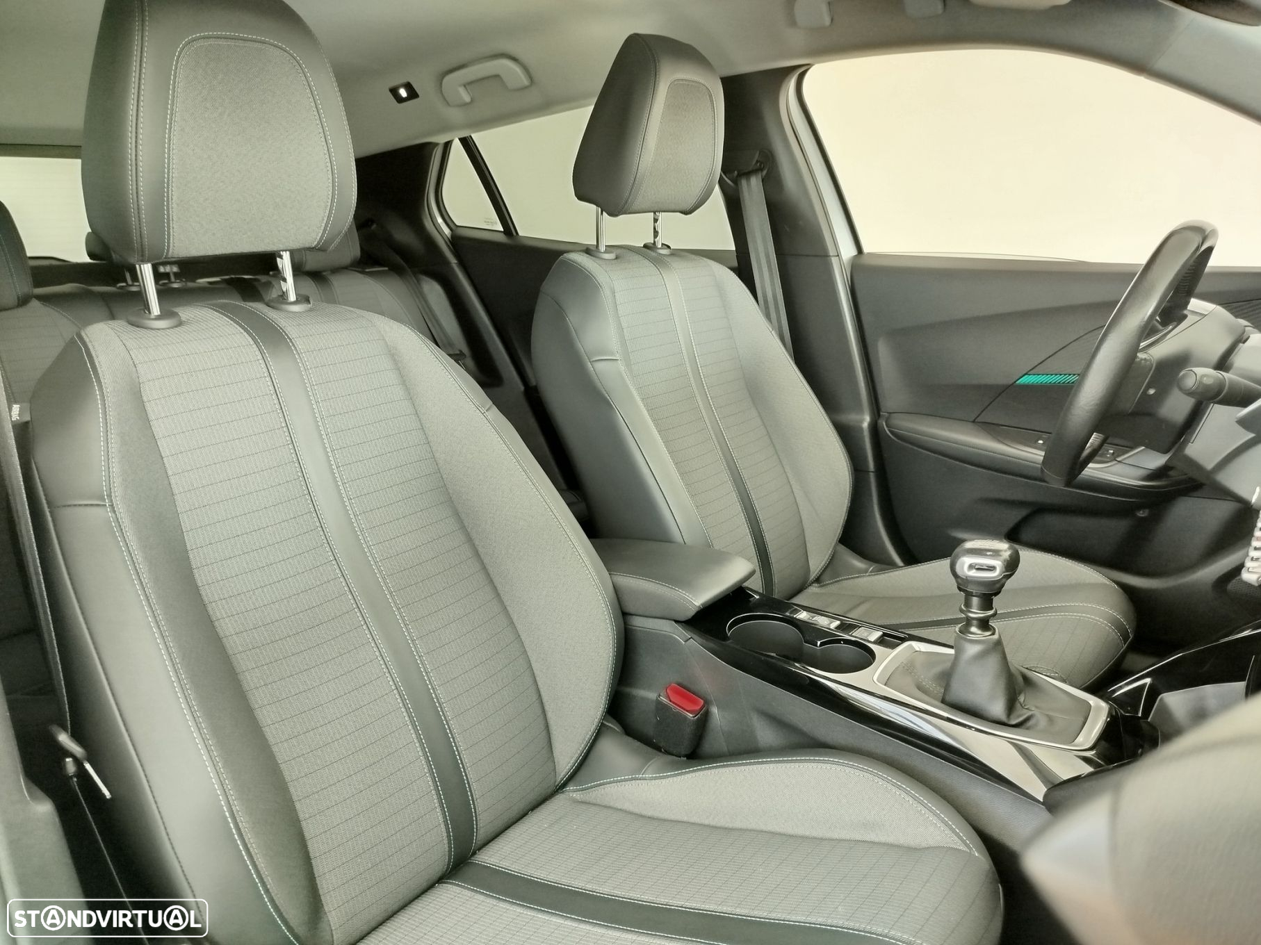 Peugeot 2008 1.5 BlueHDi Allure Pack - 15