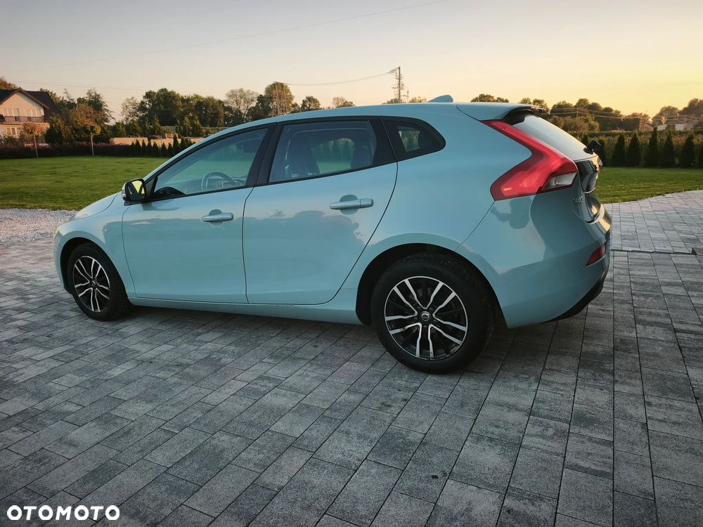 Volvo V40 D2 Drive-E Momentum - 10