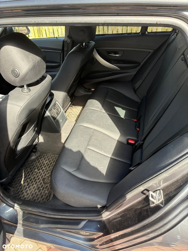 BMW Seria 3 318d - 23