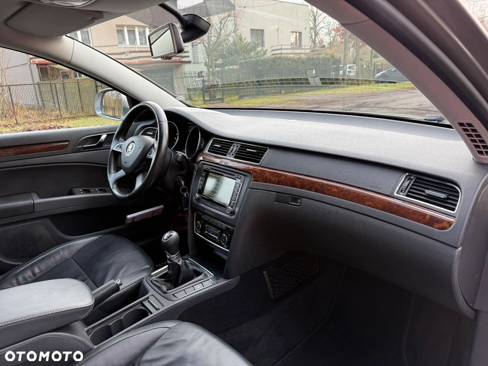 Skoda Superb 2.0 TDI Exclusive - 27