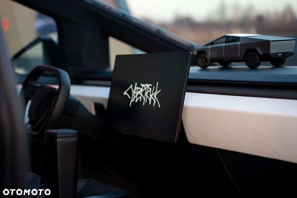 Tesla Cybertruck - 20