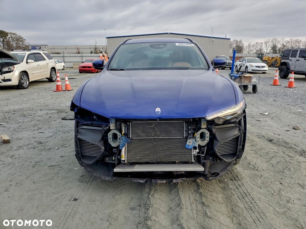 Maserati Levante - 2