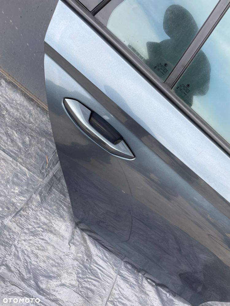 Skoda Octavia IV kombi drzwi prawy tył prawe tylne LF7Y w kolor POD MIERNIK - 2