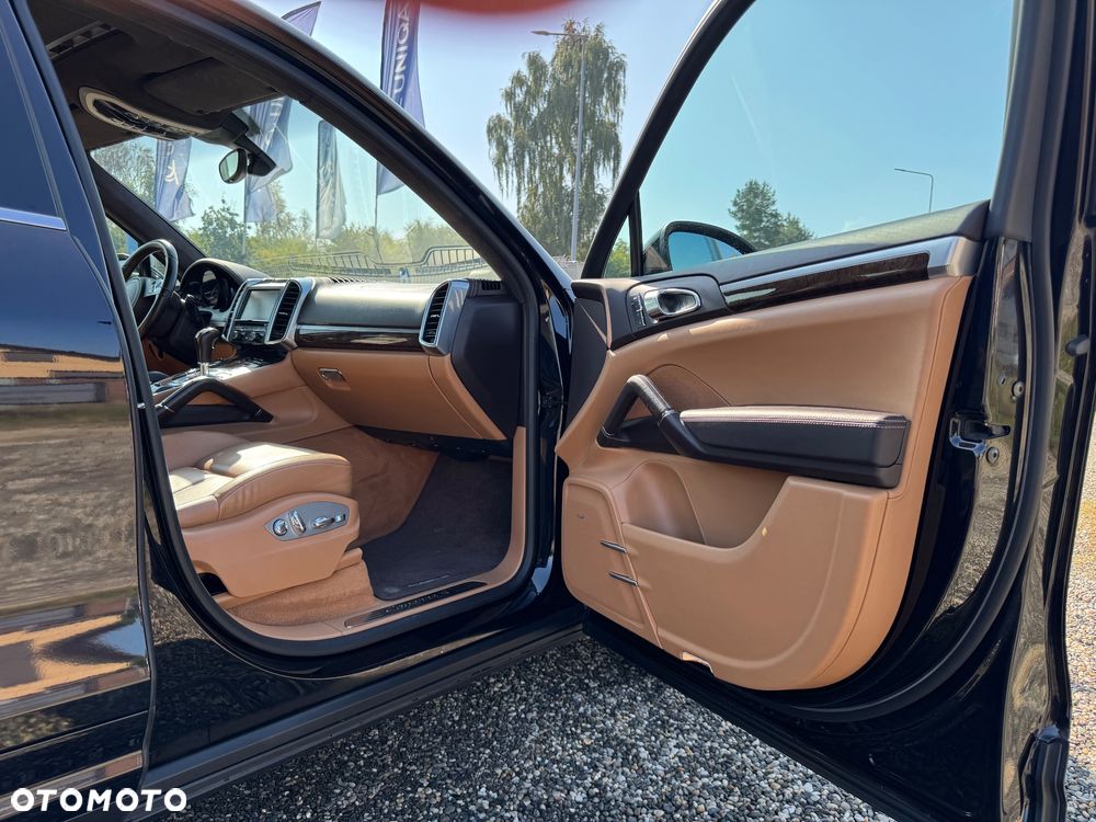 Porsche Cayenne S - 33